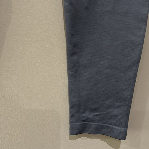 Gymshark crop leggings size Medium - Picture 5 of 7